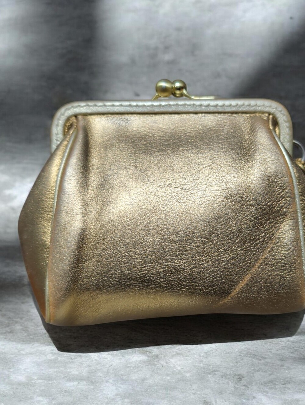Y2K Bleecker Kisslock Metallic Bronze Leather Wristlet Clutch - Picture 9 of 9